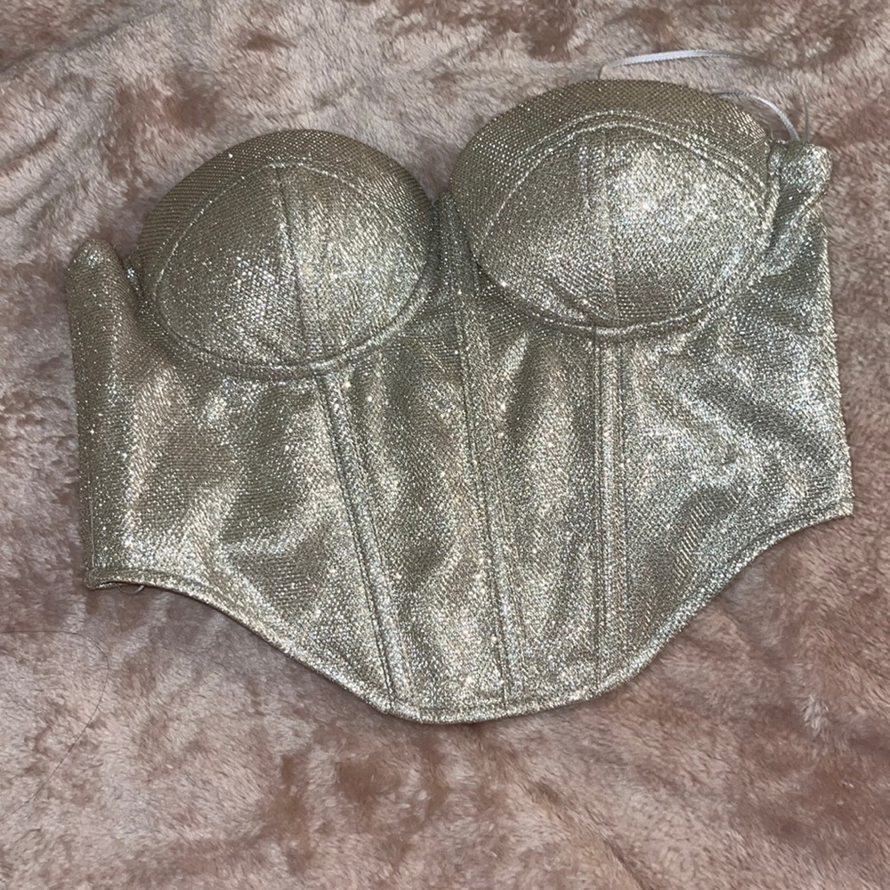 MESHKI Shimmer glitter core set top super fitted and cute✨